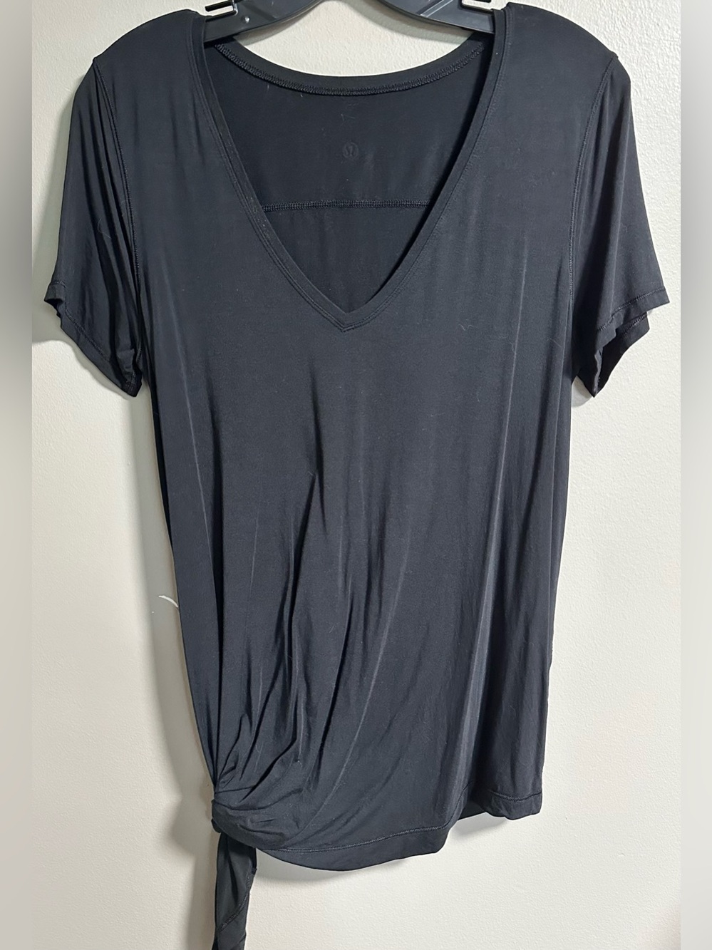 Lululemon V-Neck Tie-Hem in Black Size 10/12